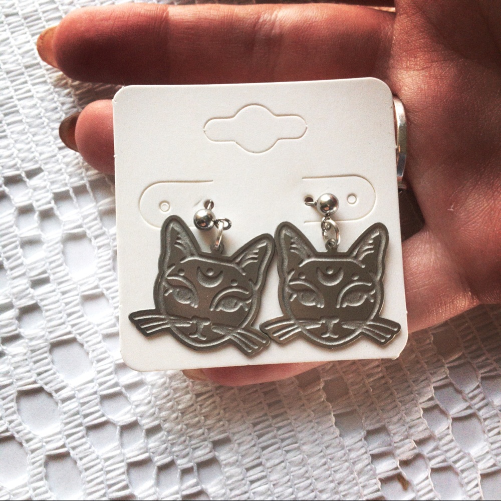 Earrings | Witchy Cat Dangle Drops